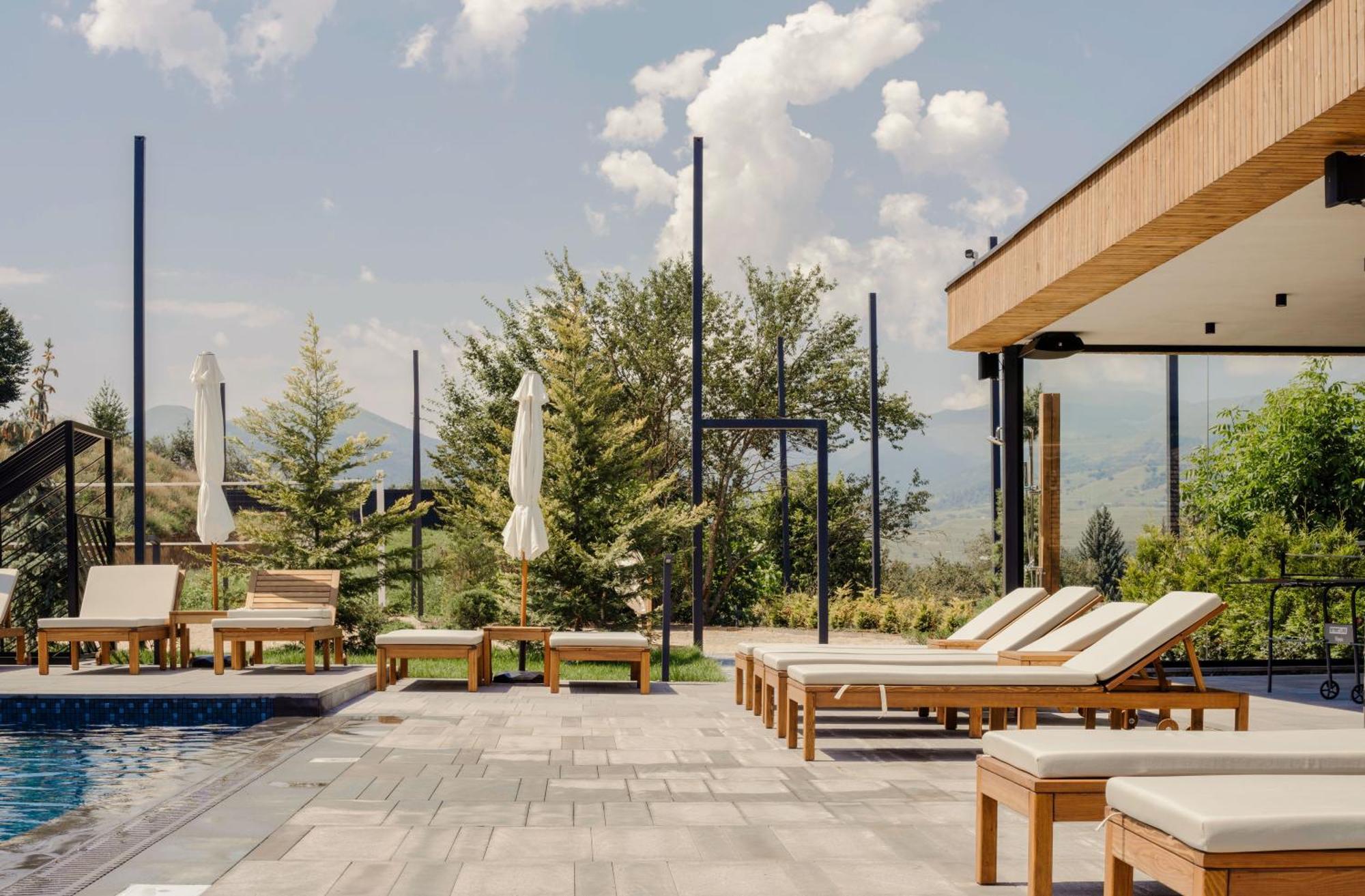 Dilijani Tun Hotel & Restaurant Exterior photo