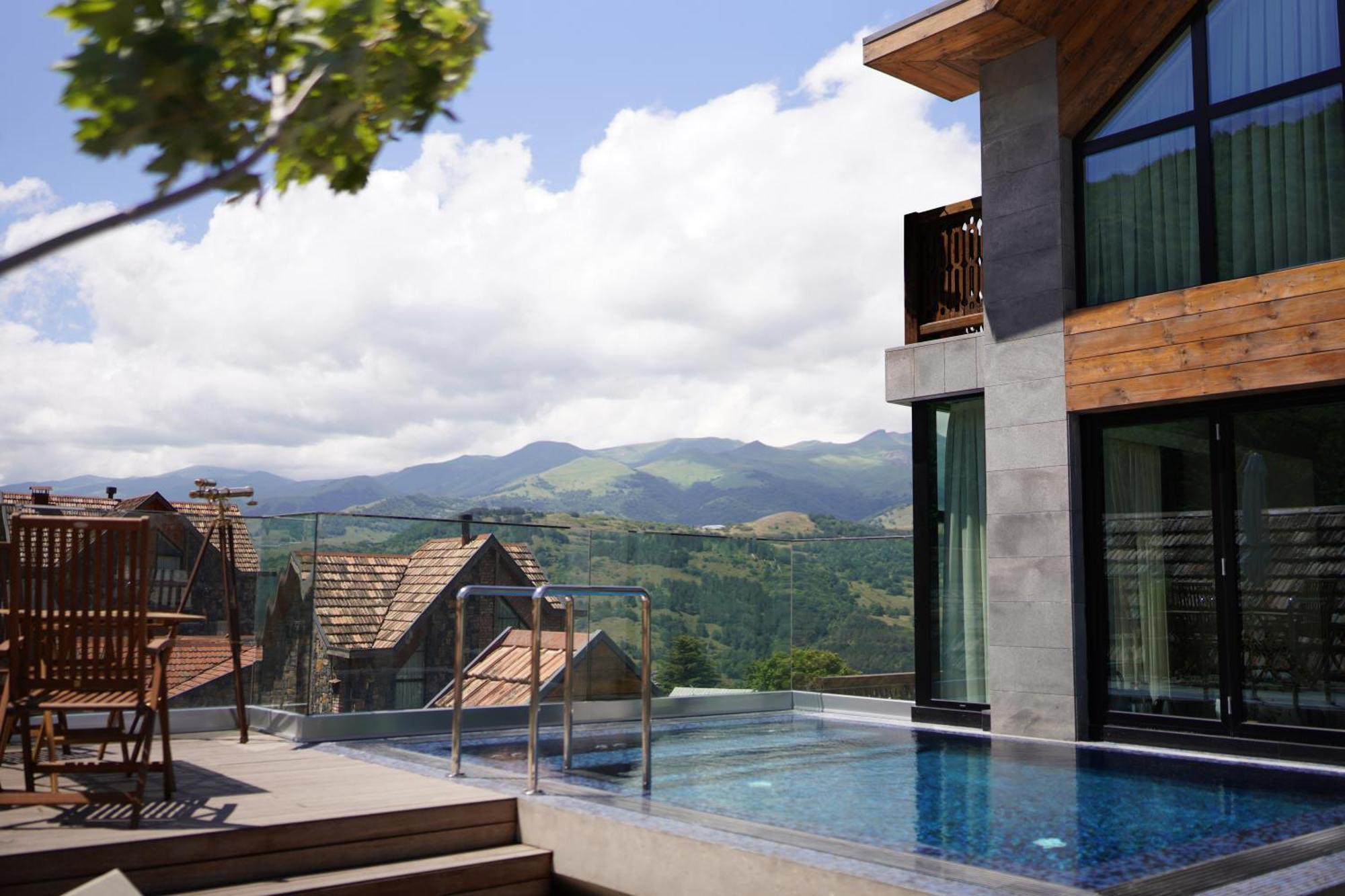 Dilijani Tun Hotel & Restaurant Exterior photo